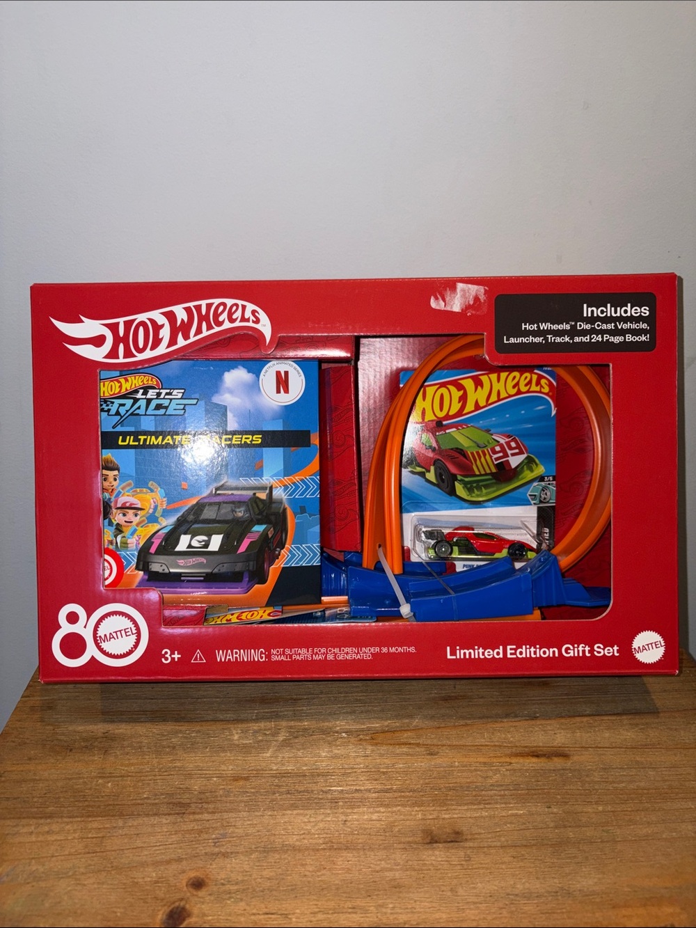 NEW Mattel Hot Wheels Red, Orange and Blue Loop Race Gift Set
